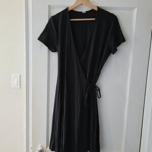 Old Navy Black Wrap Dress, size L, short-sleeved
